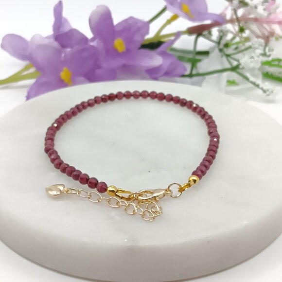 Minimalist Bracelet with Natural Garnet - Picture 13 of 13